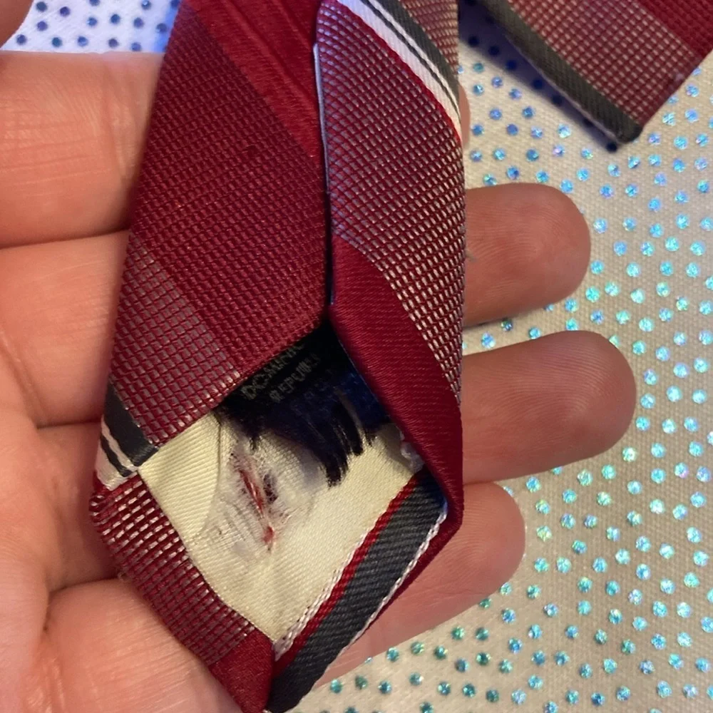 Men’s tie unbranded red black in good condition